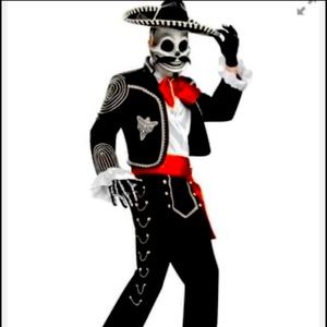 El Senor Costume with Hat is EUC - Standard Size (Adults/Youth) - Rare!
